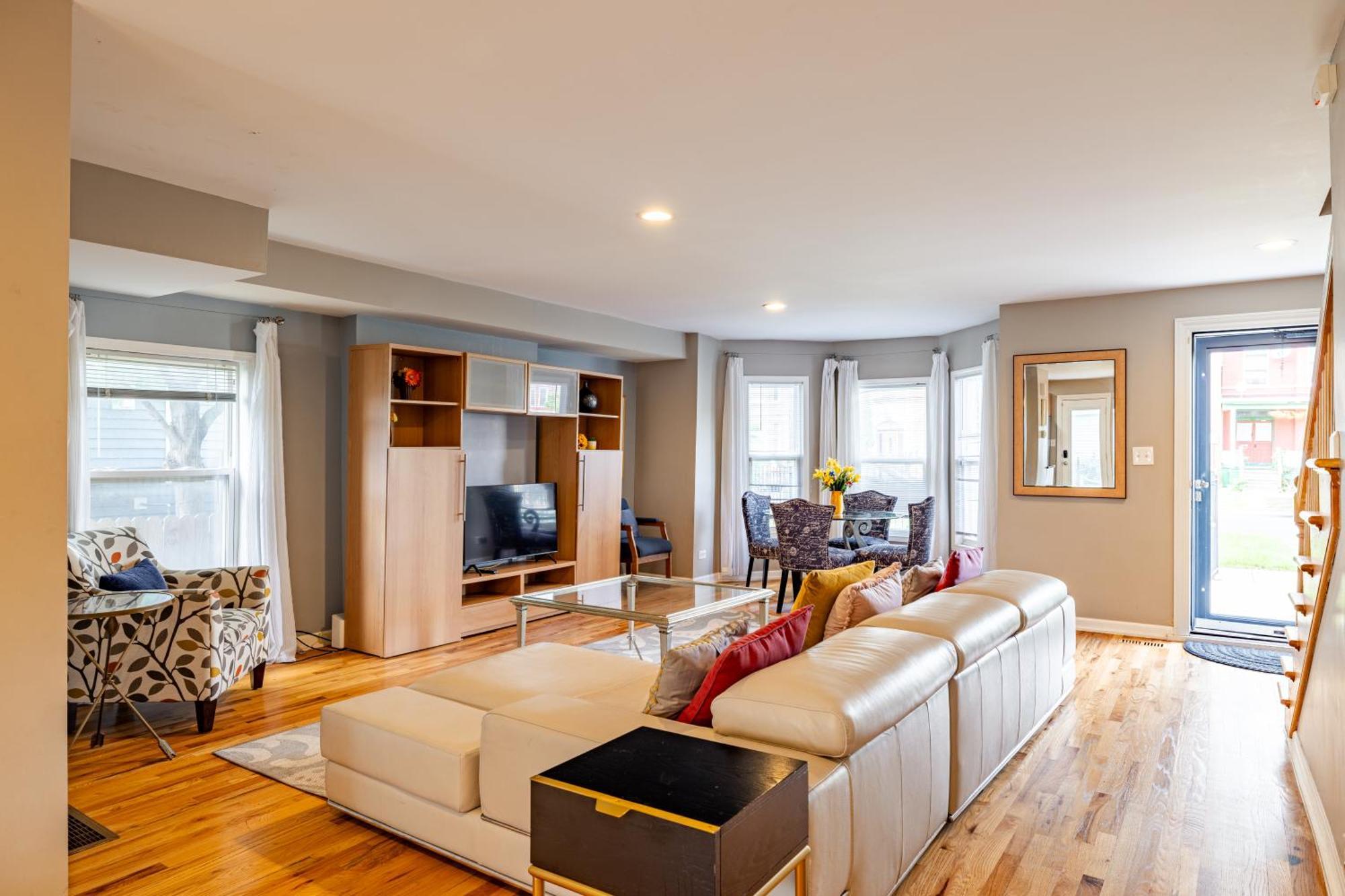 Spacious Row Home Next Transit Near Downtown W Parking Chicago Exterior foto